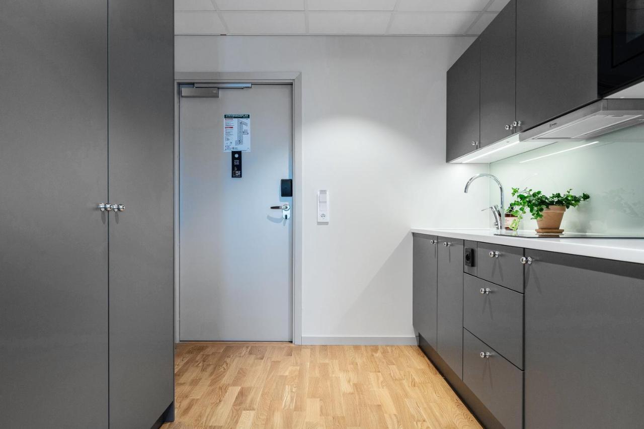 ستوكهولم Biz Apartment Bromma المظهر الخارجي الصورة A typical kitchen in a student apartment